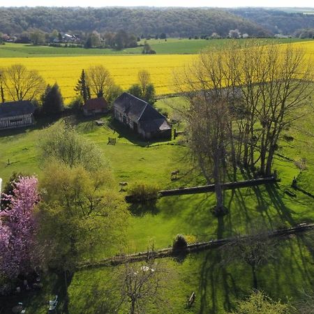 Le Petit Manoir De La Vernelle Bed and Breakfast Fourmetot Εξωτερικό φωτογραφία