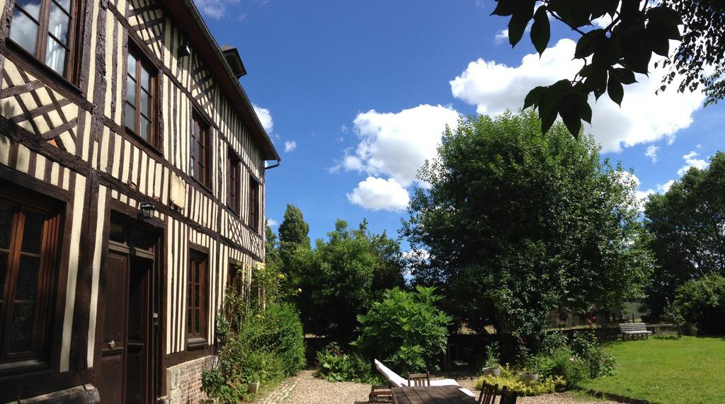 Le Petit Manoir De La Vernelle Bed and Breakfast Fourmetot Εξωτερικό φωτογραφία