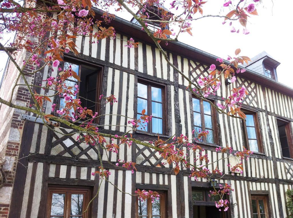 Le Petit Manoir De La Vernelle Bed and Breakfast Fourmetot Εξωτερικό φωτογραφία